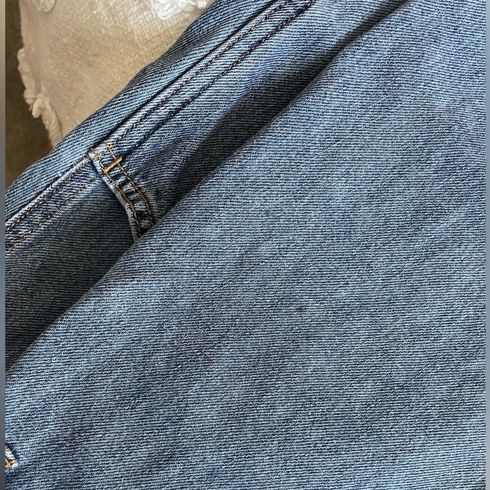 Cute denim Old Navy skirt with buttons - Picture 9 of 9